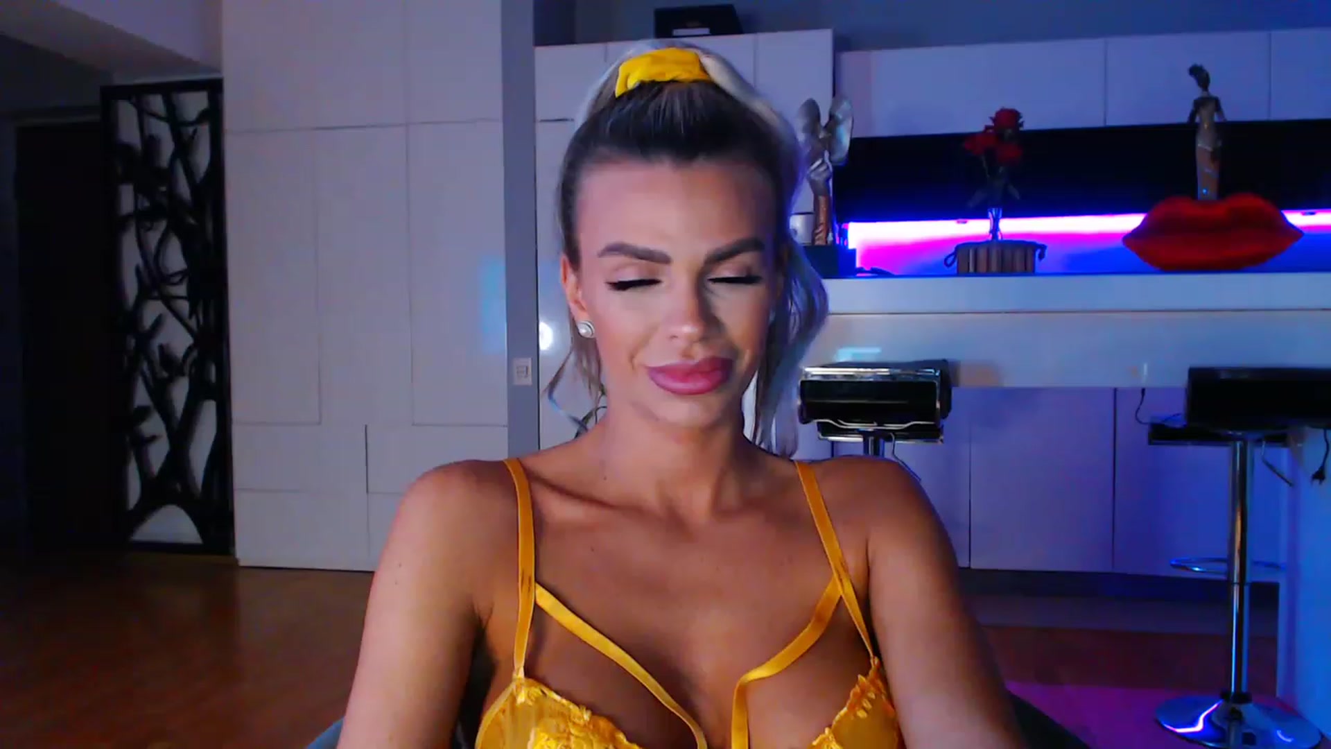 Gallery image thumbnail from D_y_y's myfreecams stream on, 03/20/2023, 04:22 image 20 of 20