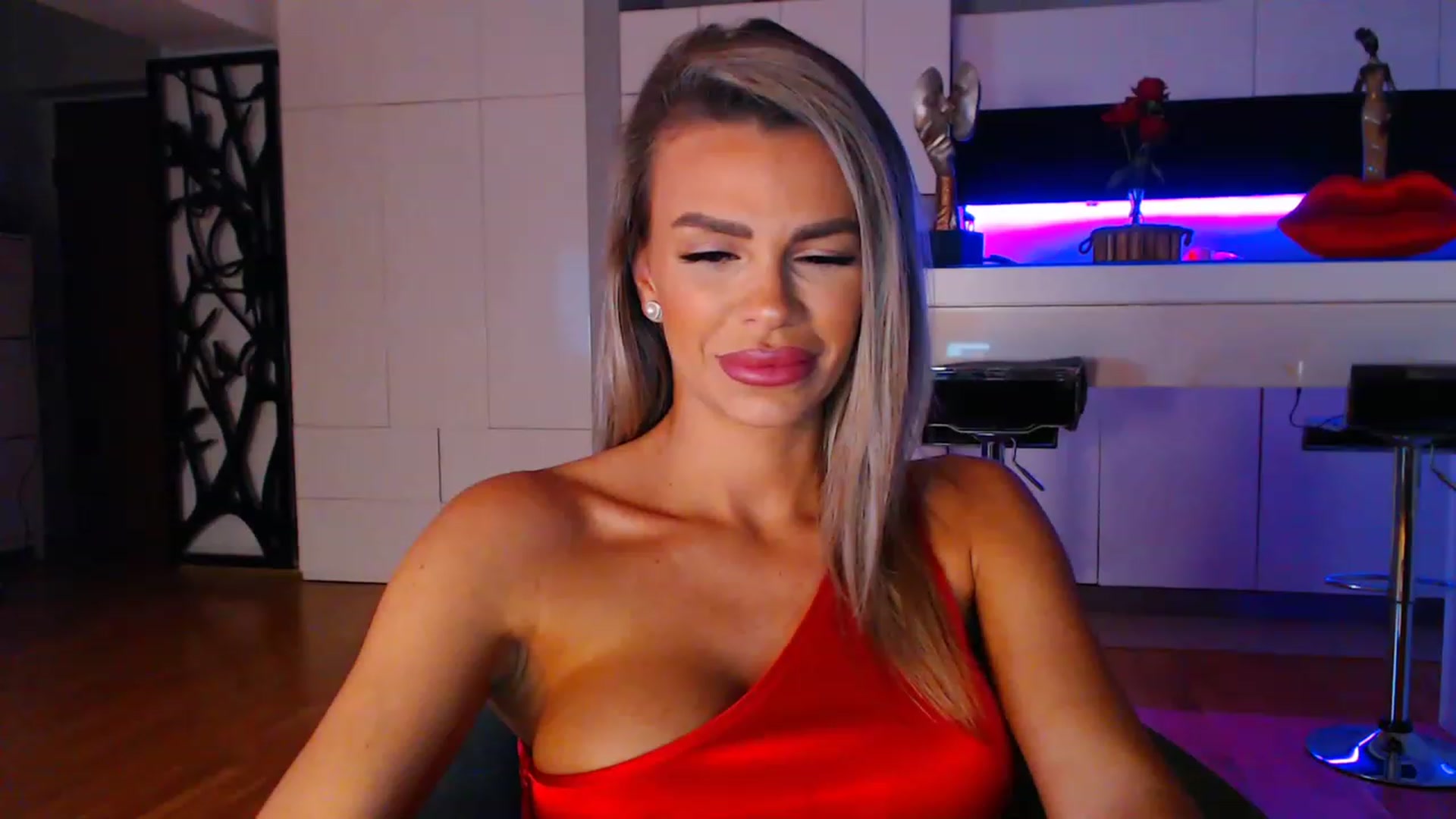 Gallery image thumbnail from D_y_y's myfreecams stream on, 03/21/2023, 05:03 image 12 of 20