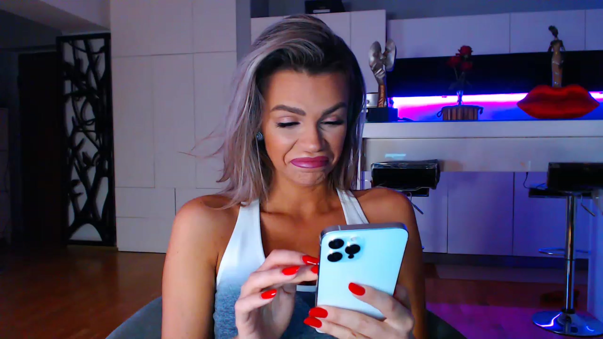 Gallery image thumbnail from D_y_y's myfreecams stream on, 03/23/2023, 04:52 image 9 of 20