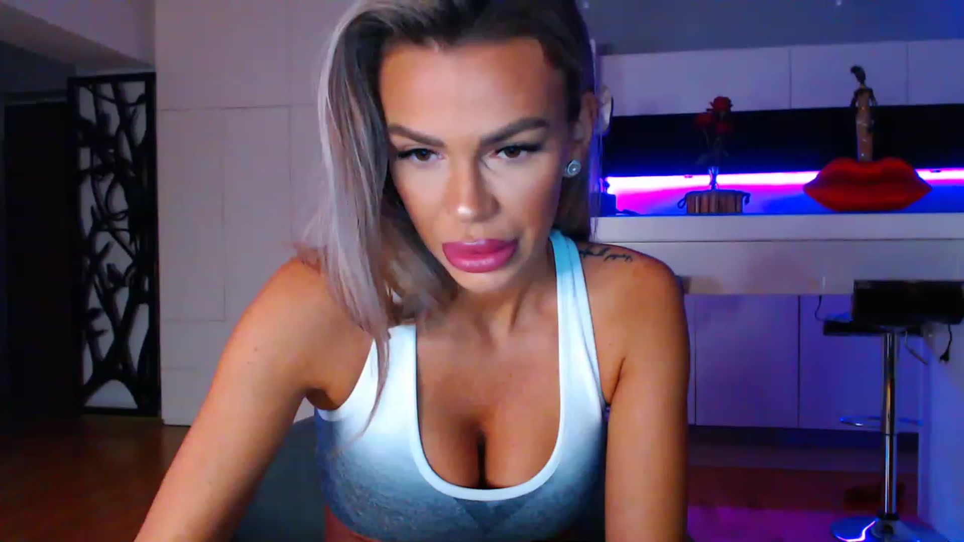 Gallery image thumbnail from D_y_y's myfreecams stream on, 03/23/2023, 04:52 image 11 of 20