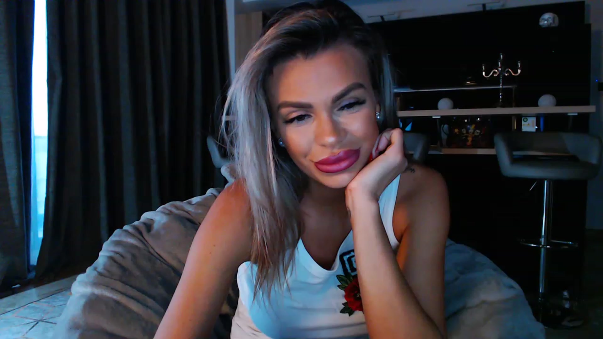 Gallery image thumbnail from D_y_y's myfreecams stream on, 03/26/2023, 04:48 image 10 of 20