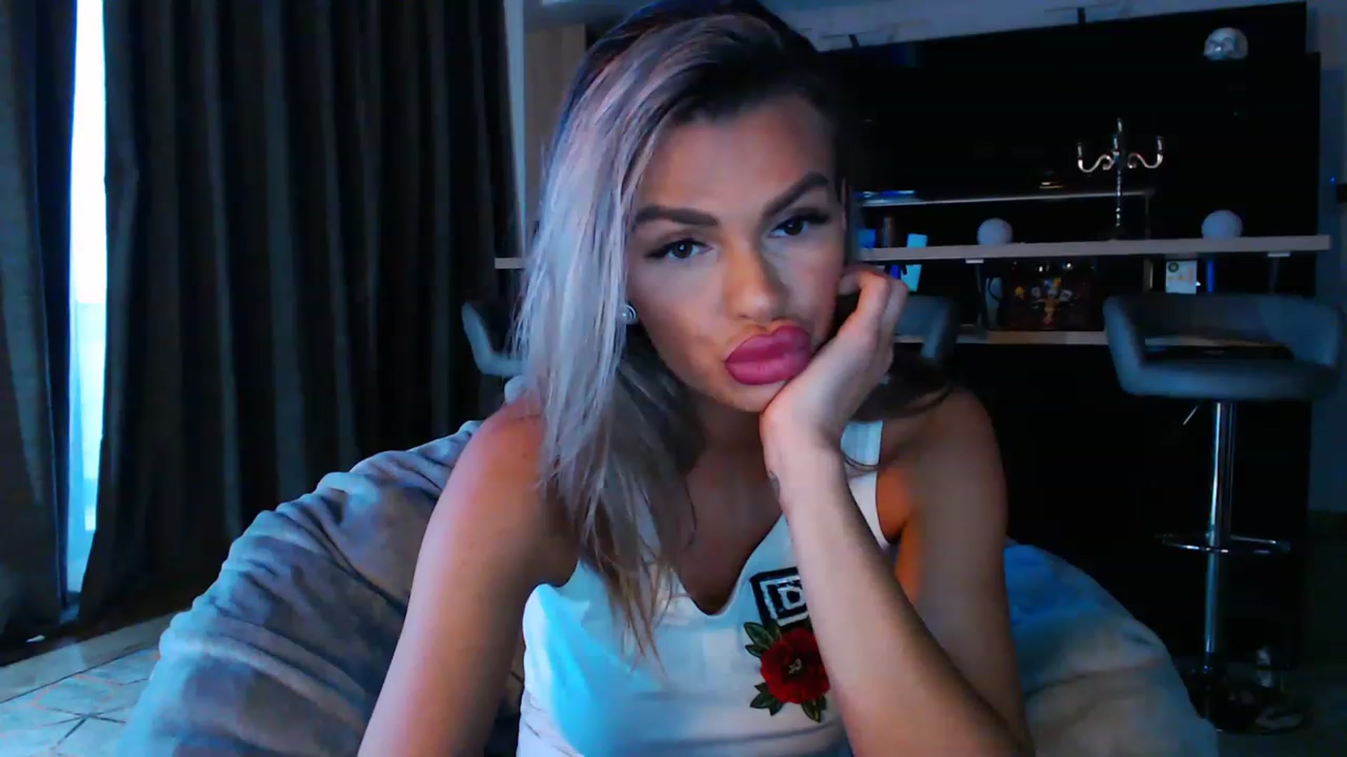 Gallery image thumbnail from D_y_y's myfreecams stream on, 03/26/2023, 04:48 image 16 of 20