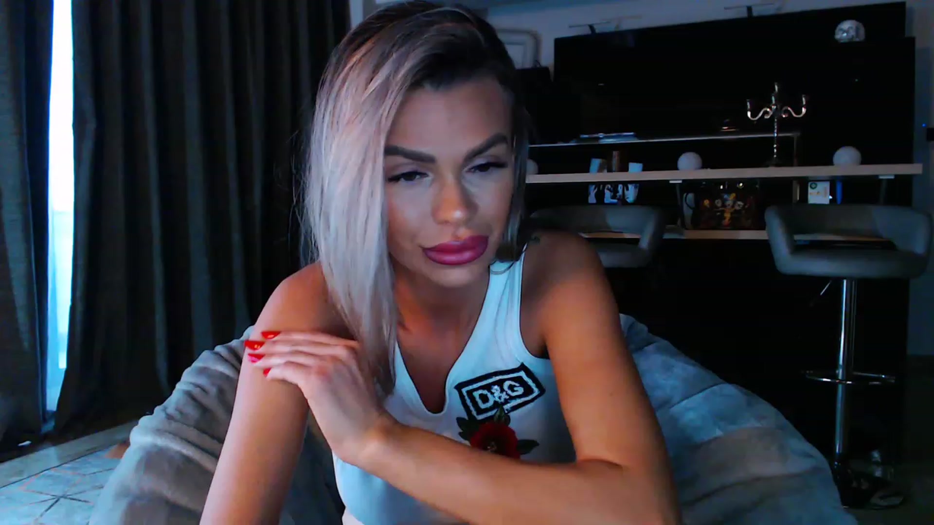 Gallery image thumbnail from D_y_y's myfreecams stream on, 03/26/2023, 04:48 image 18 of 20