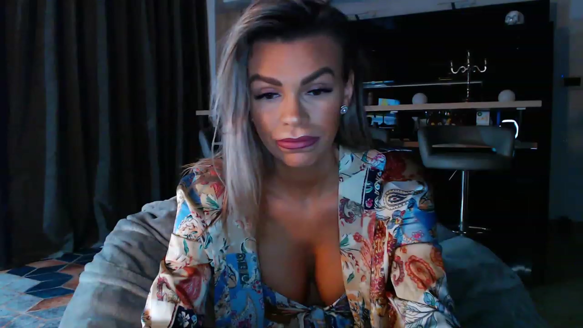 Gallery image thumbnail from D_y_y's myfreecams stream on, 03/27/2023, 04:18 image 18 of 20