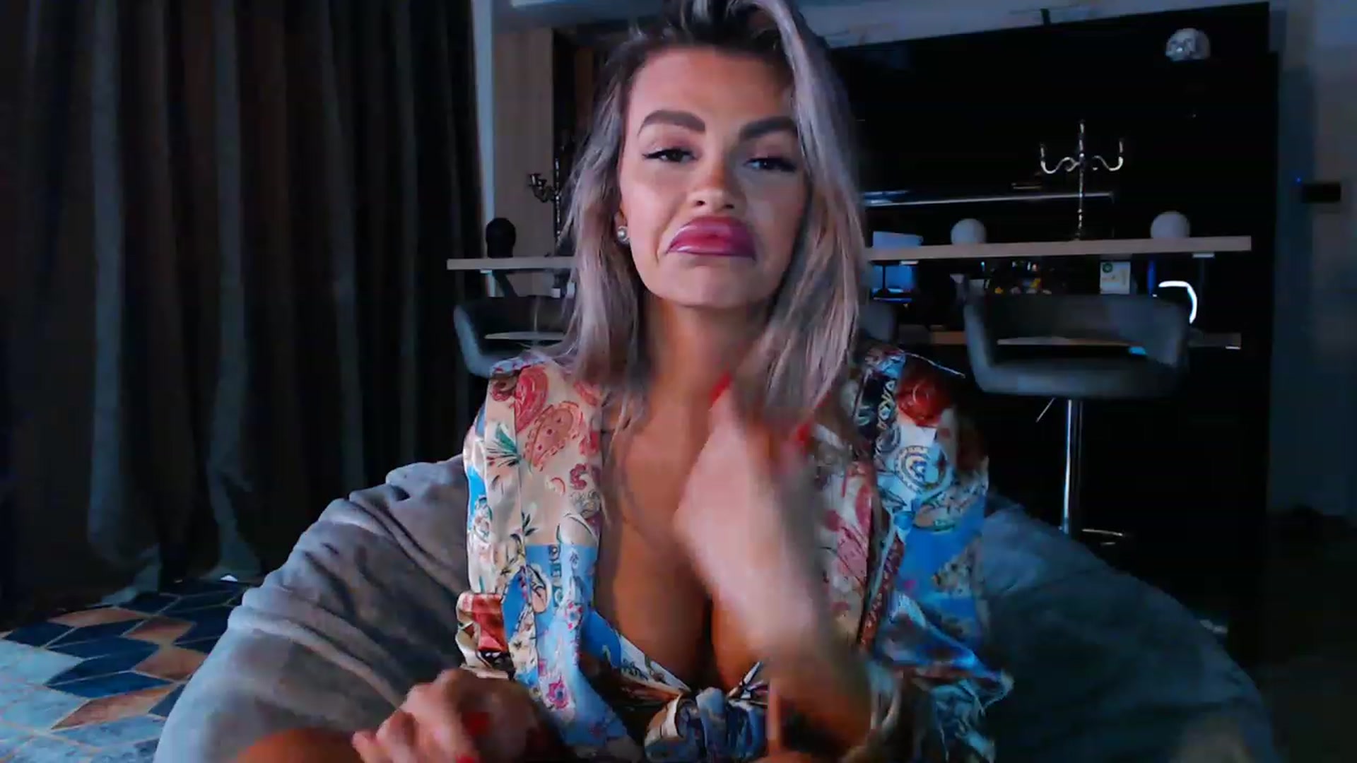 Gallery image thumbnail from D_y_y's myfreecams stream on, 03/27/2023, 04:18 image 19 of 20