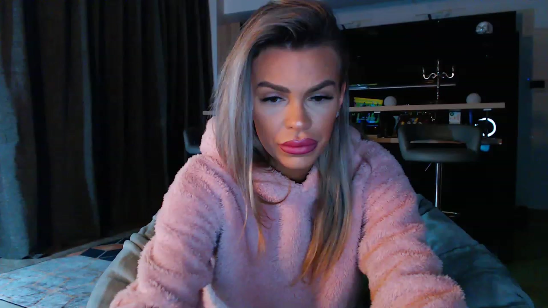 Gallery image thumbnail from D_y_y's myfreecams stream on, 03/28/2023, 04:29 image 8 of 20