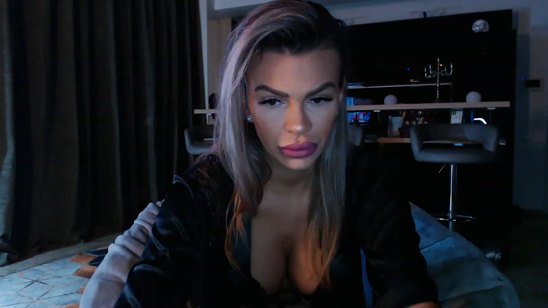 Gallery image thumbnail from D_y_y's myfreecams stream on, 03/30/2023, 04:18 image 14 of 20