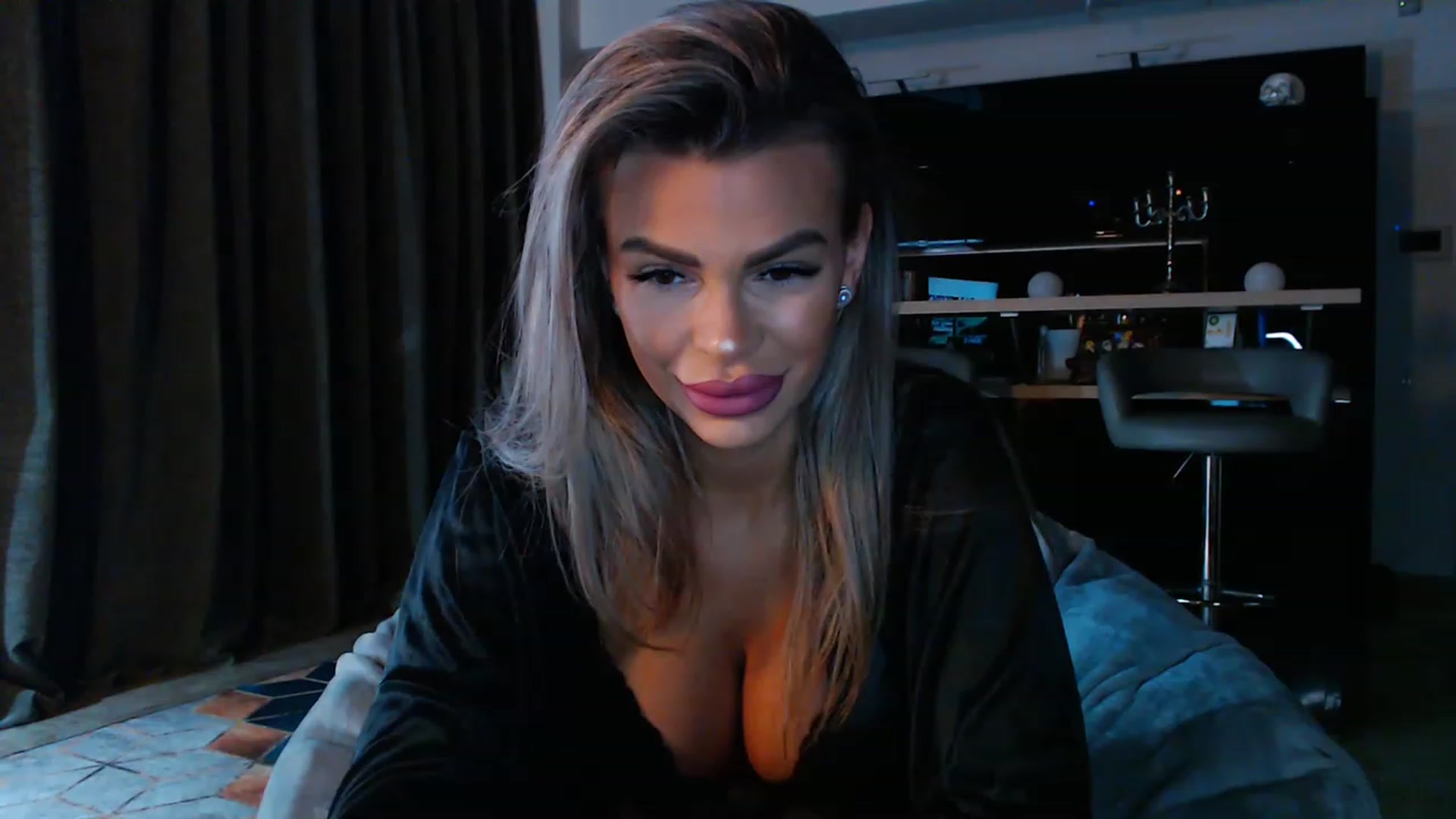 Gallery image thumbnail from D_y_y's myfreecams stream on, 03/30/2023, 04:18 image 7 of 20
