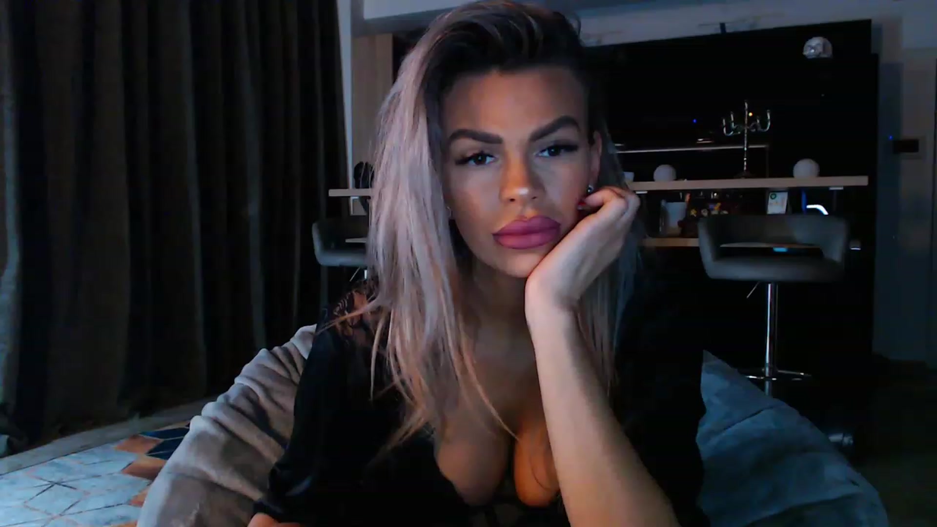 Gallery image thumbnail from D_y_y's myfreecams stream on, 03/30/2023, 04:18 image 10 of 20