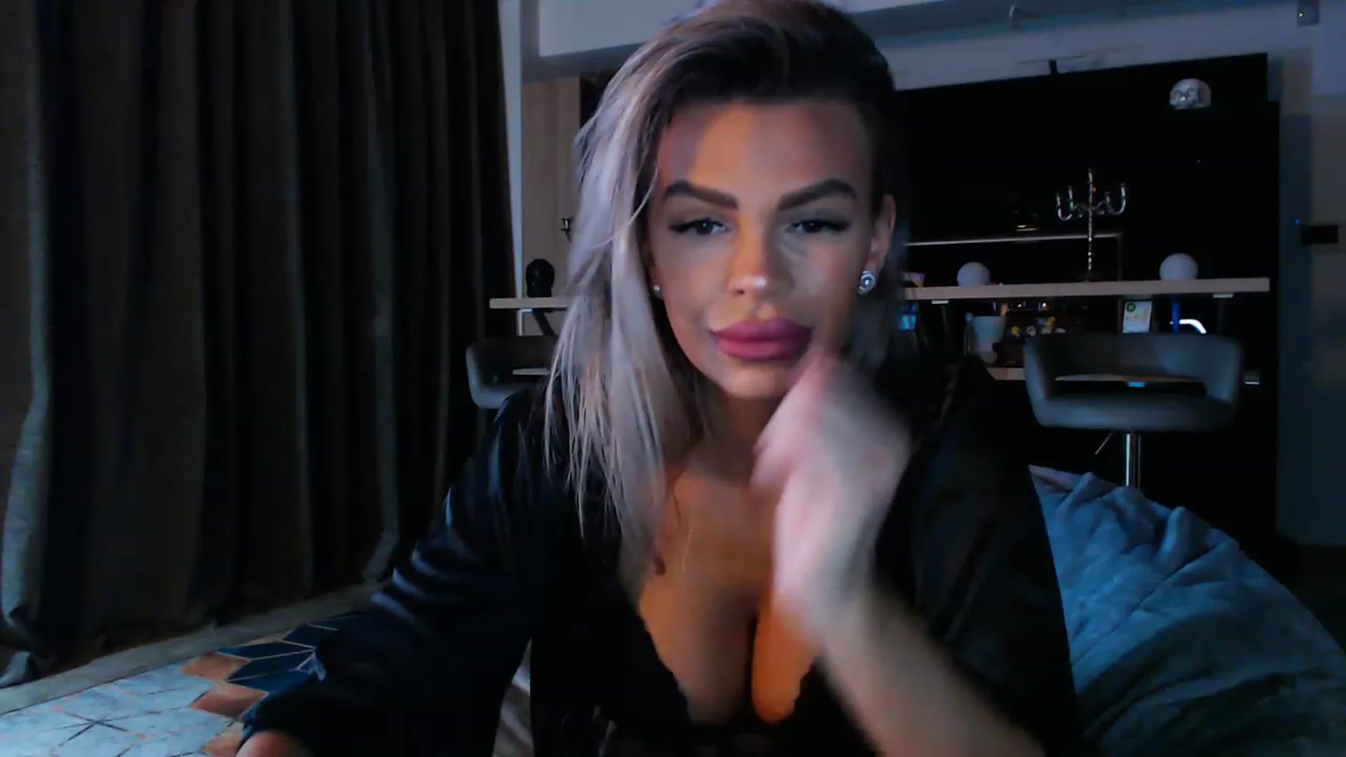 Gallery image thumbnail from D_y_y's myfreecams stream on, 03/30/2023, 04:18 image 4 of 20