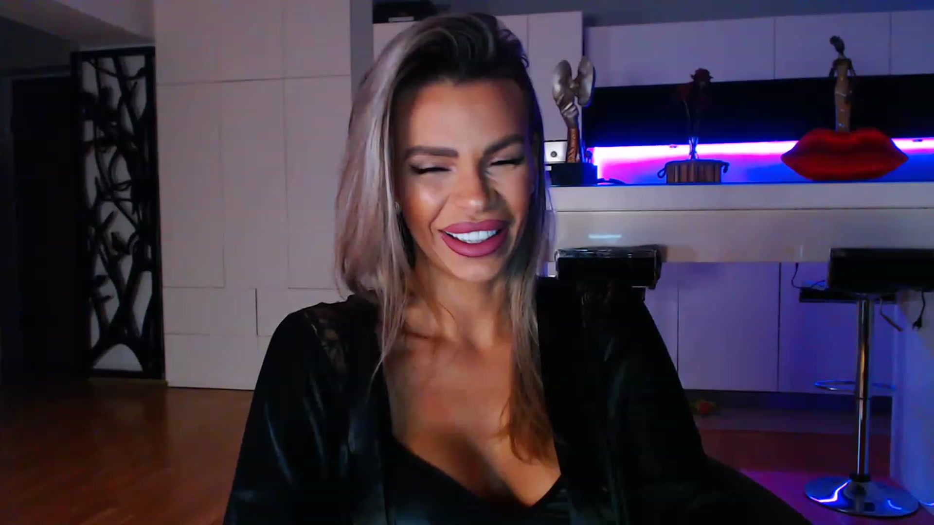 Gallery image thumbnail from D_y_y's myfreecams stream on, 04/01/2023, 04:46 image 5 of 20