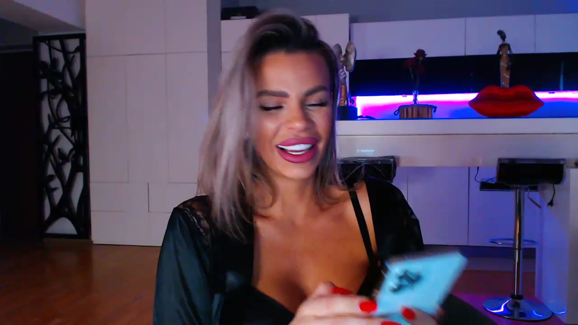 Gallery image thumbnail from D_y_y's myfreecams stream on, 04/01/2023, 04:46 image 16 of 20