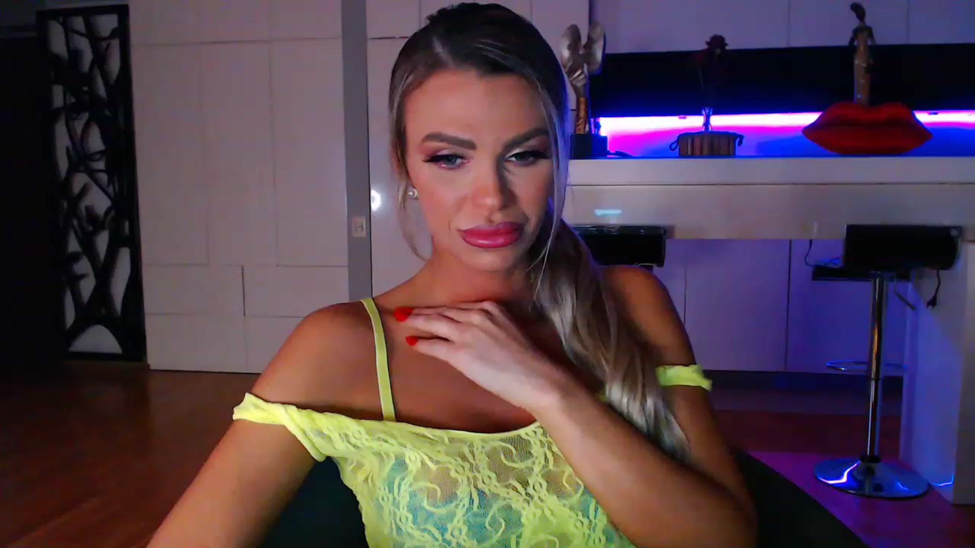 Gallery image thumbnail from D_y_y's myfreecams stream on, 04/02/2023, 04:28 image 7 of 20