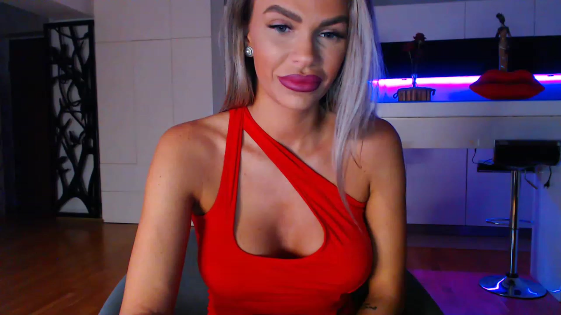 Gallery image thumbnail from D_y_y's myfreecams stream on, 04/03/2023, 04:38 image 6 of 20