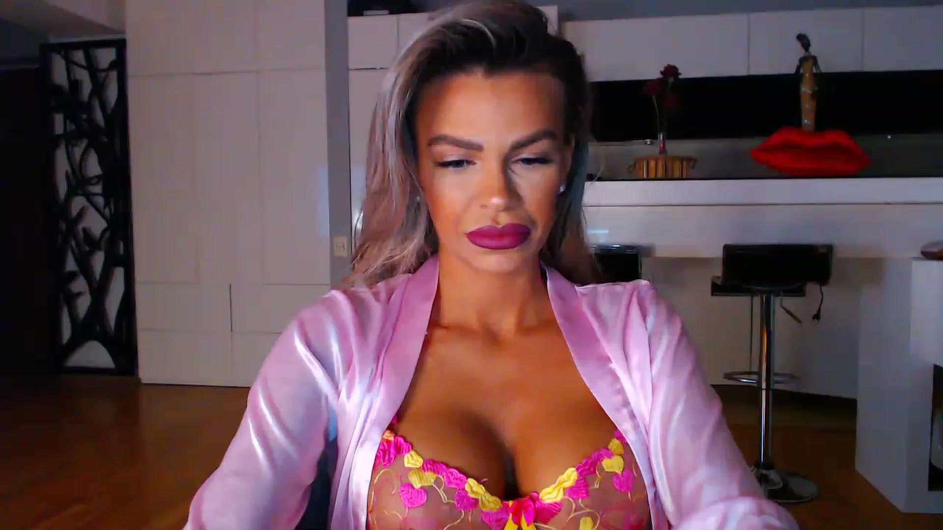 Gallery image thumbnail from D_y_y's myfreecams stream on, 04/04/2023, 02:54 image 17 of 20