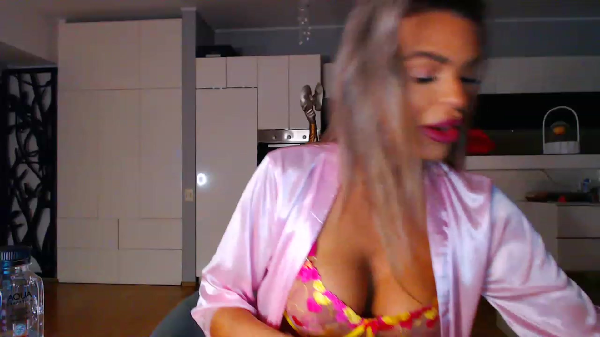 Gallery image thumbnail from D_y_y's myfreecams stream on, 04/04/2023, 02:54 image 18 of 20