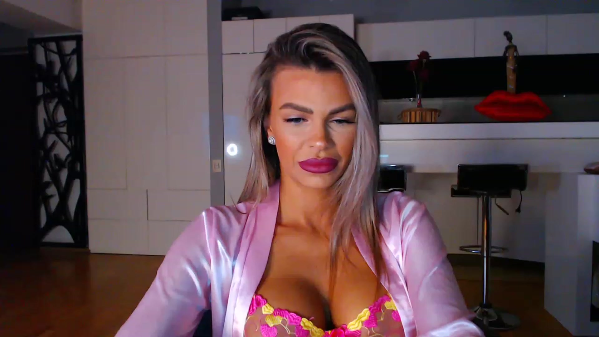 Gallery image thumbnail from D_y_y's myfreecams stream on, 04/04/2023, 02:54 image 20 of 20