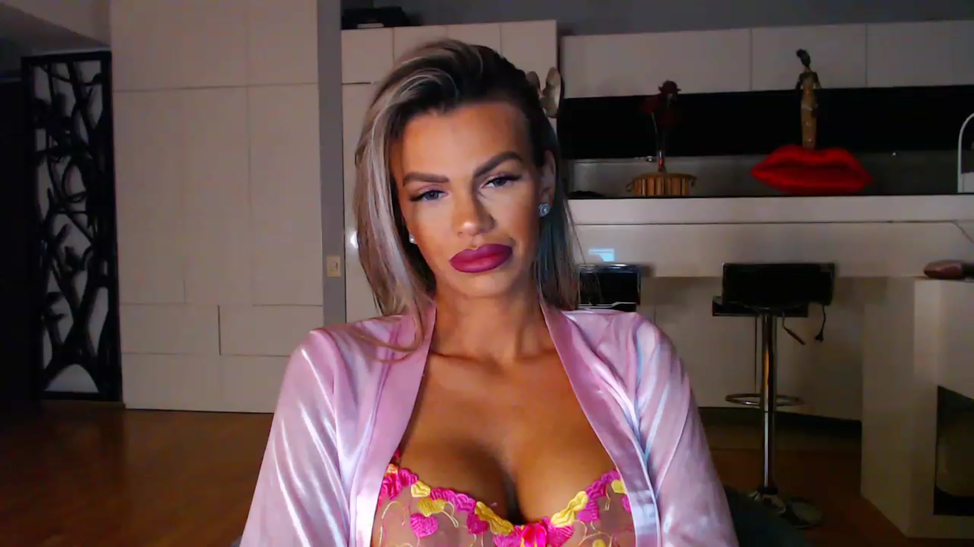 Gallery image thumbnail from D_y_y's myfreecams stream on, 04/04/2023, 04:08 image 12 of 20