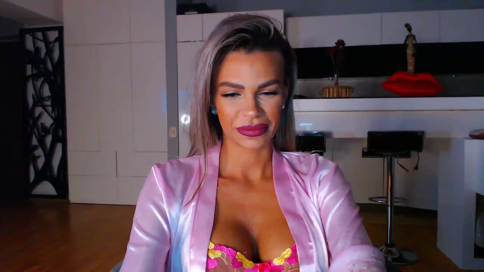 Gallery image thumbnail from D_y_y's myfreecams stream on, 04/04/2023, 04:08 image 7 of 20