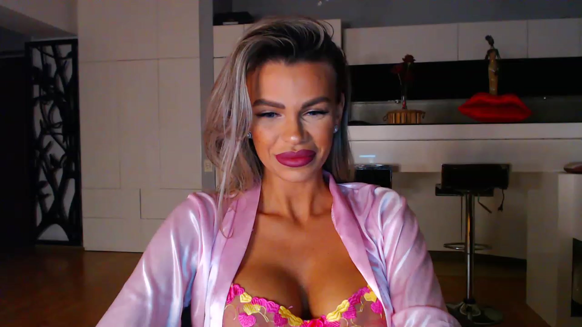Gallery image thumbnail from D_y_y's myfreecams stream on, 04/04/2023, 04:08 image 4 of 20