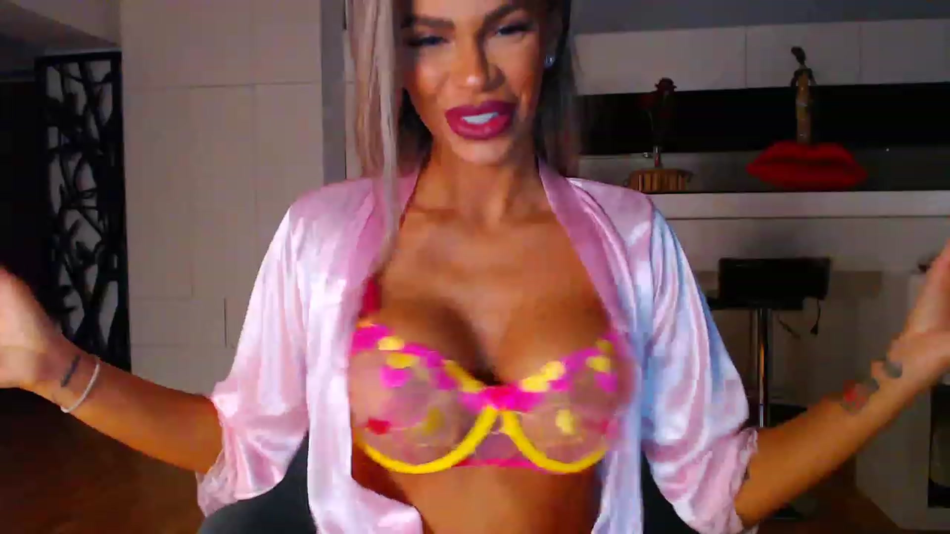 Gallery image thumbnail from D_y_y's myfreecams stream on, 04/04/2023, 04:08 image 8 of 20