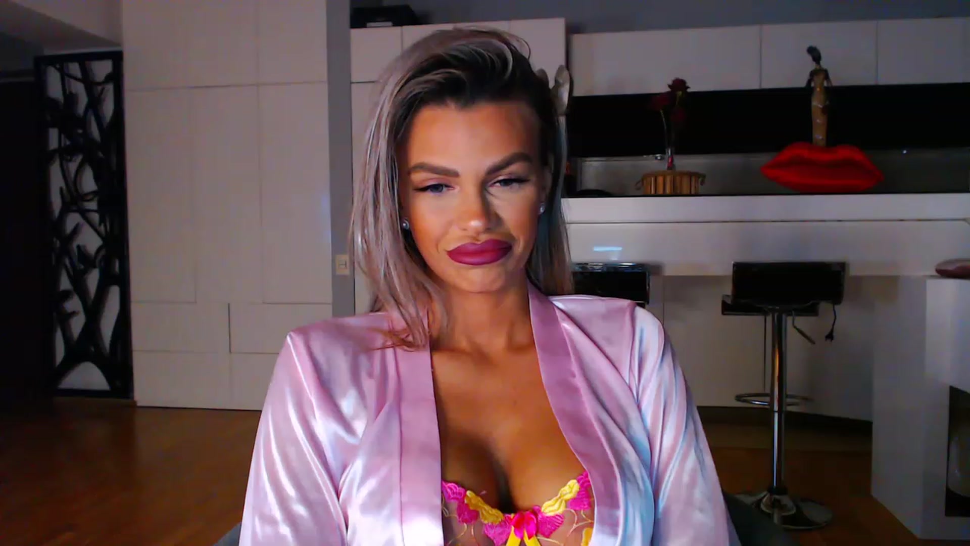 Gallery image thumbnail from D_y_y's myfreecams stream on, 04/04/2023, 04:08 image 6 of 20