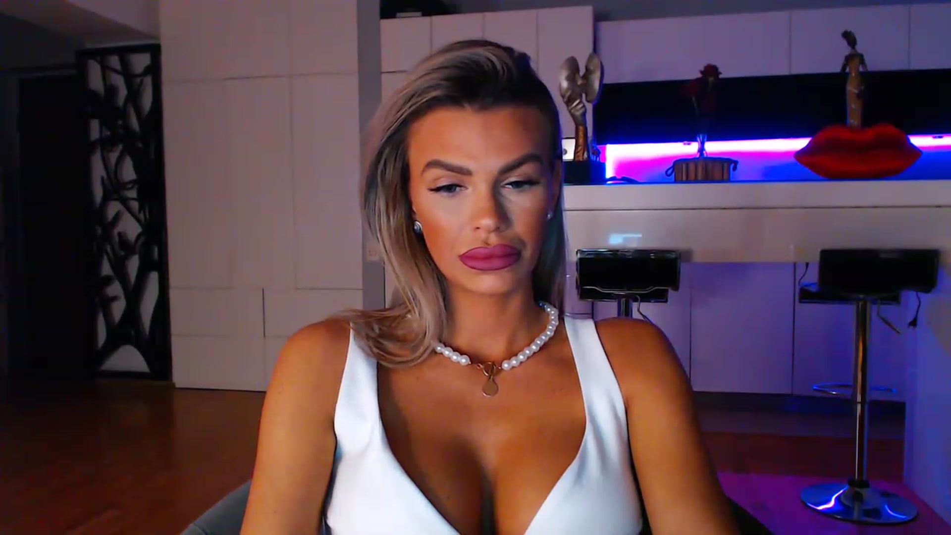 Gallery image thumbnail from D_y_y's myfreecams stream on, 04/06/2023, 03:54 image 16 of 20