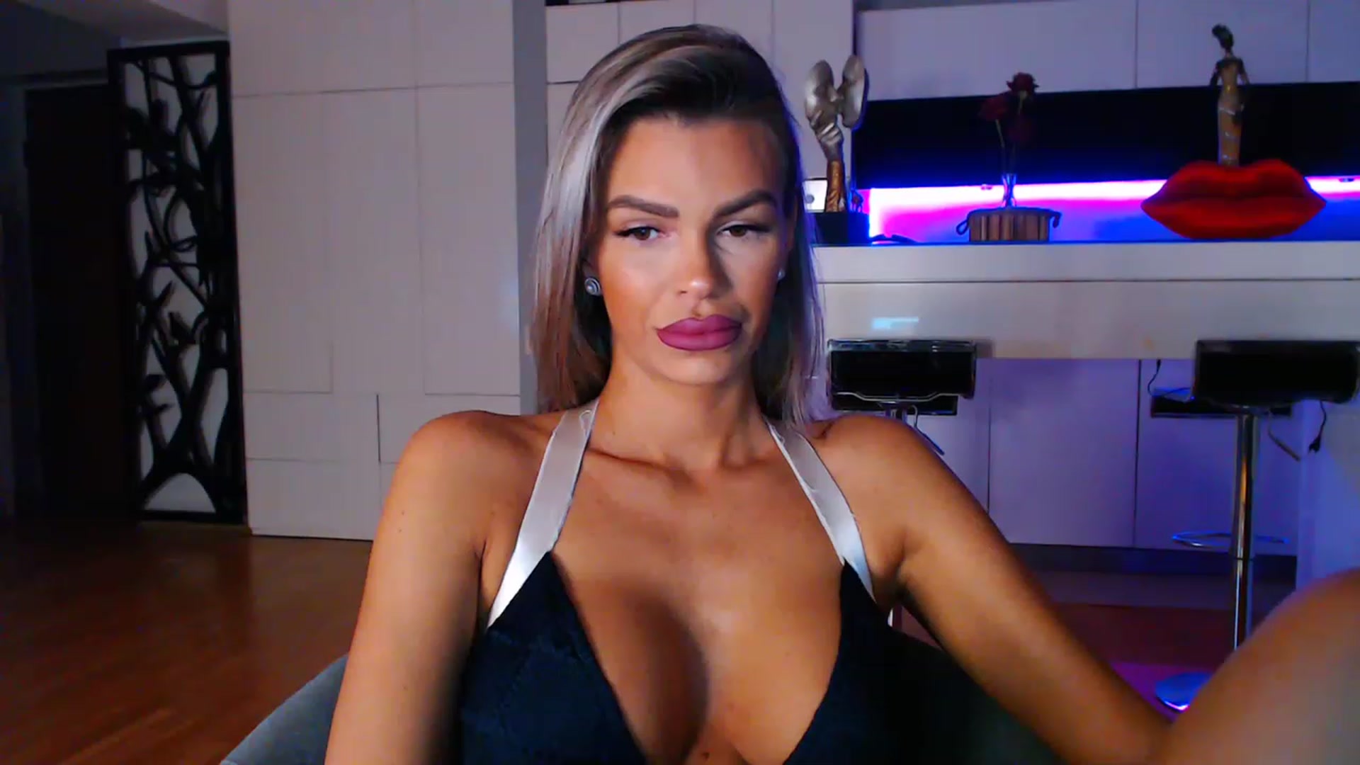 Gallery image thumbnail from D_y_y's myfreecams stream on, 04/07/2023, 03:26 image 5 of 20