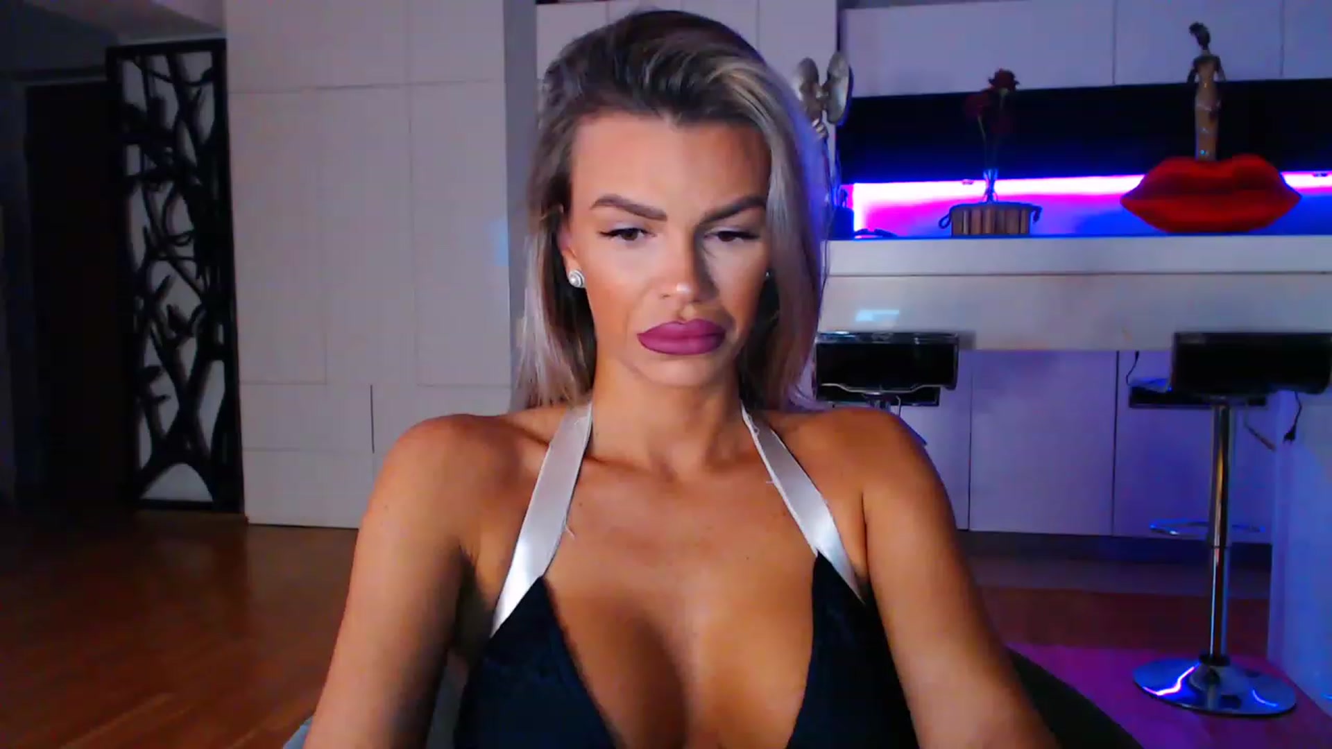 Gallery image thumbnail from D_y_y's myfreecams stream on, 04/07/2023, 03:26 image 1 of 20