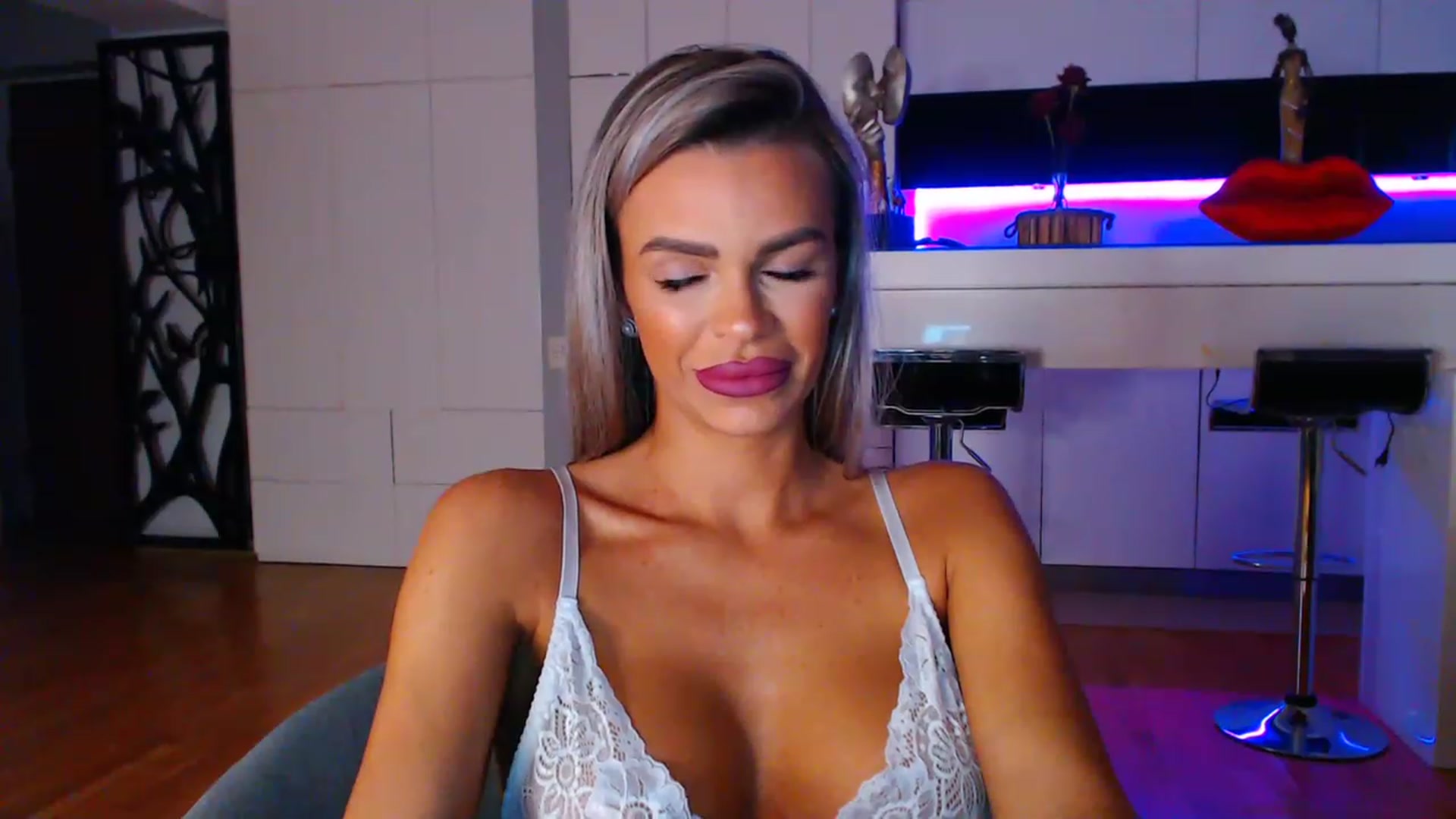 Gallery image thumbnail from D_y_y's myfreecams stream on, 04/07/2023, 04:02 image 15 of 20