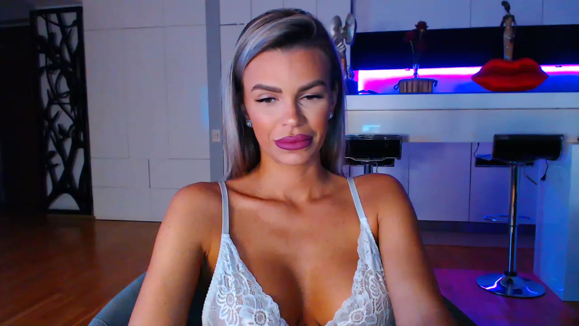 Gallery image thumbnail from D_y_y's myfreecams stream on, 04/07/2023, 04:02 image 1 of 20