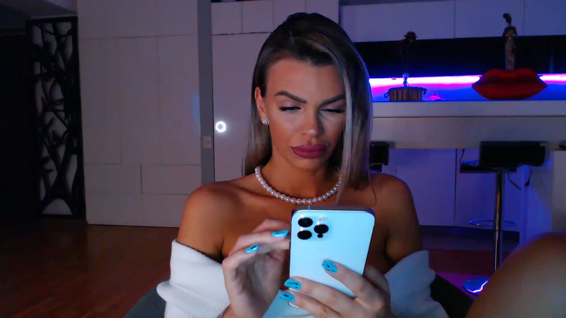 Gallery image thumbnail from D_y_y's myfreecams stream on, 04/09/2023, 04:32 image 11 of 20