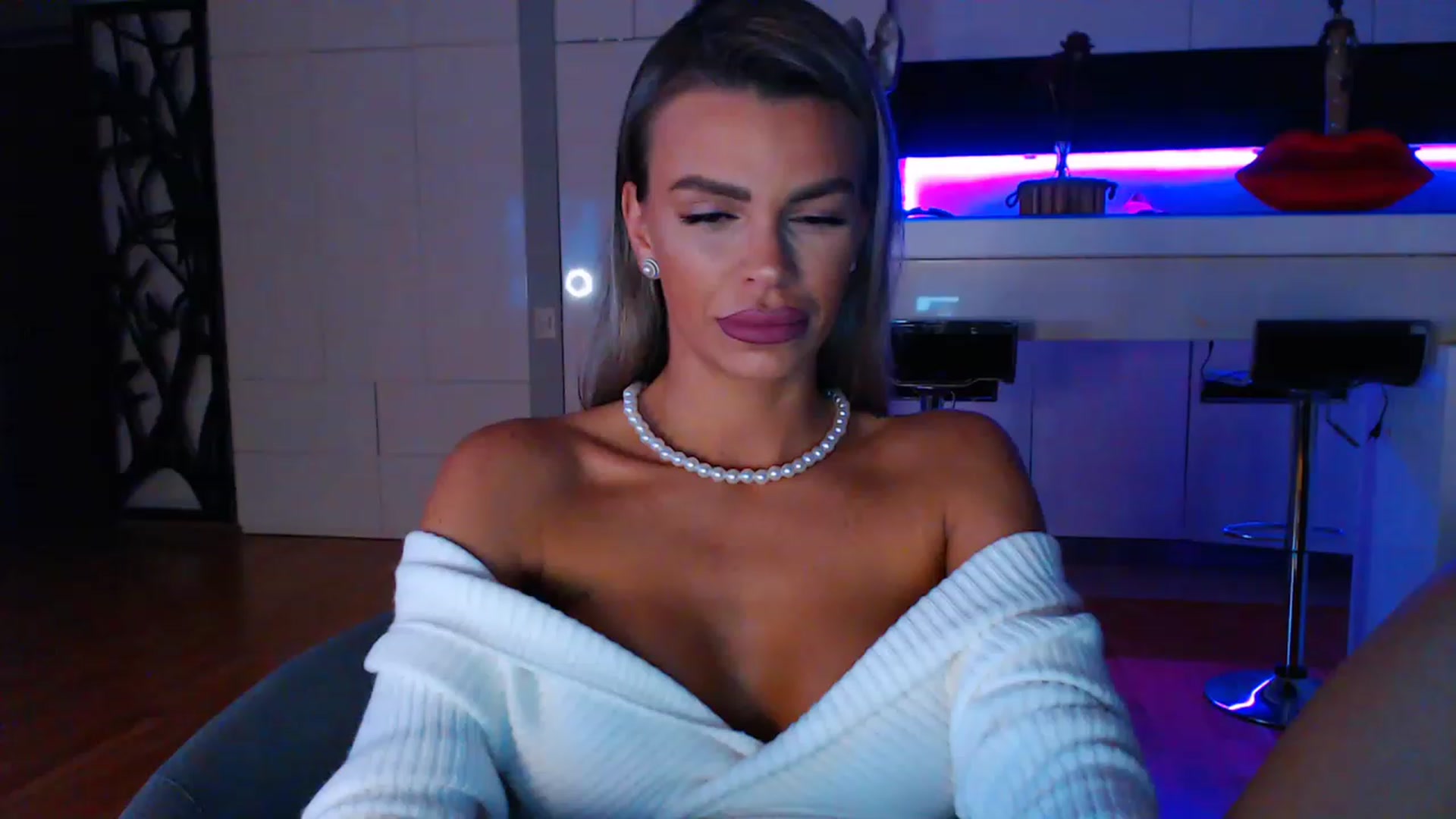 Gallery image thumbnail from D_y_y's myfreecams stream on, 04/09/2023, 04:32 image 7 of 20
