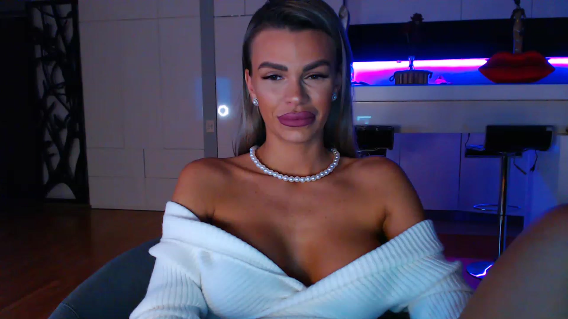Gallery image thumbnail from D_y_y's myfreecams stream on, 04/09/2023, 04:32 image 6 of 20