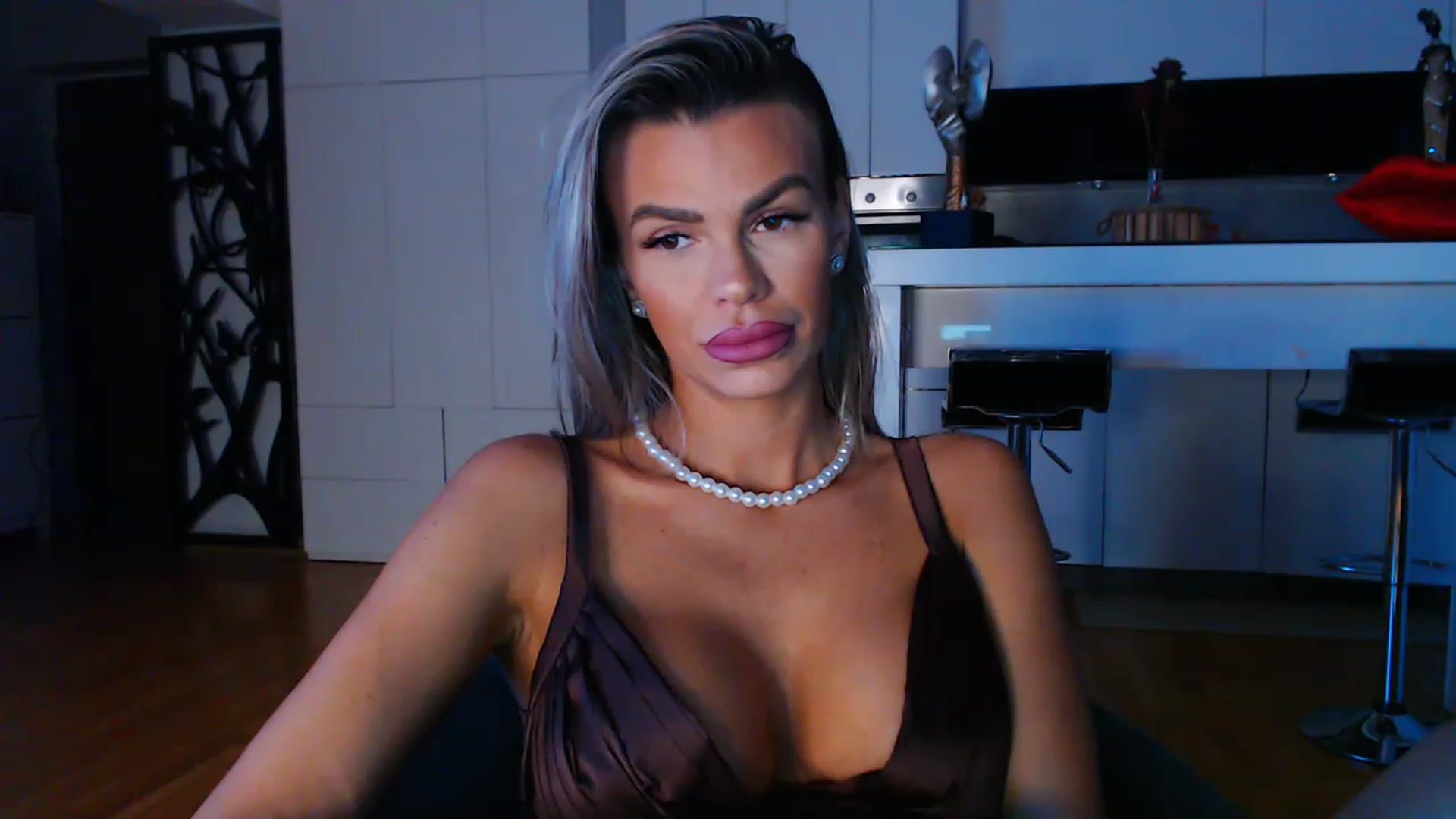 Gallery image thumbnail from D_y_y's myfreecams stream on, 04/10/2023, 04:16 image 15 of 20