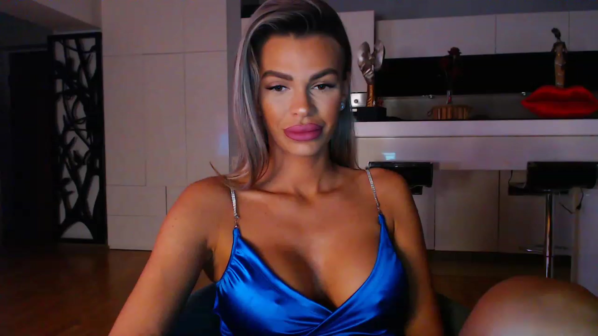 Gallery image thumbnail from D_y_y's myfreecams stream on, 04/12/2023, 04:24 image 2 of 20