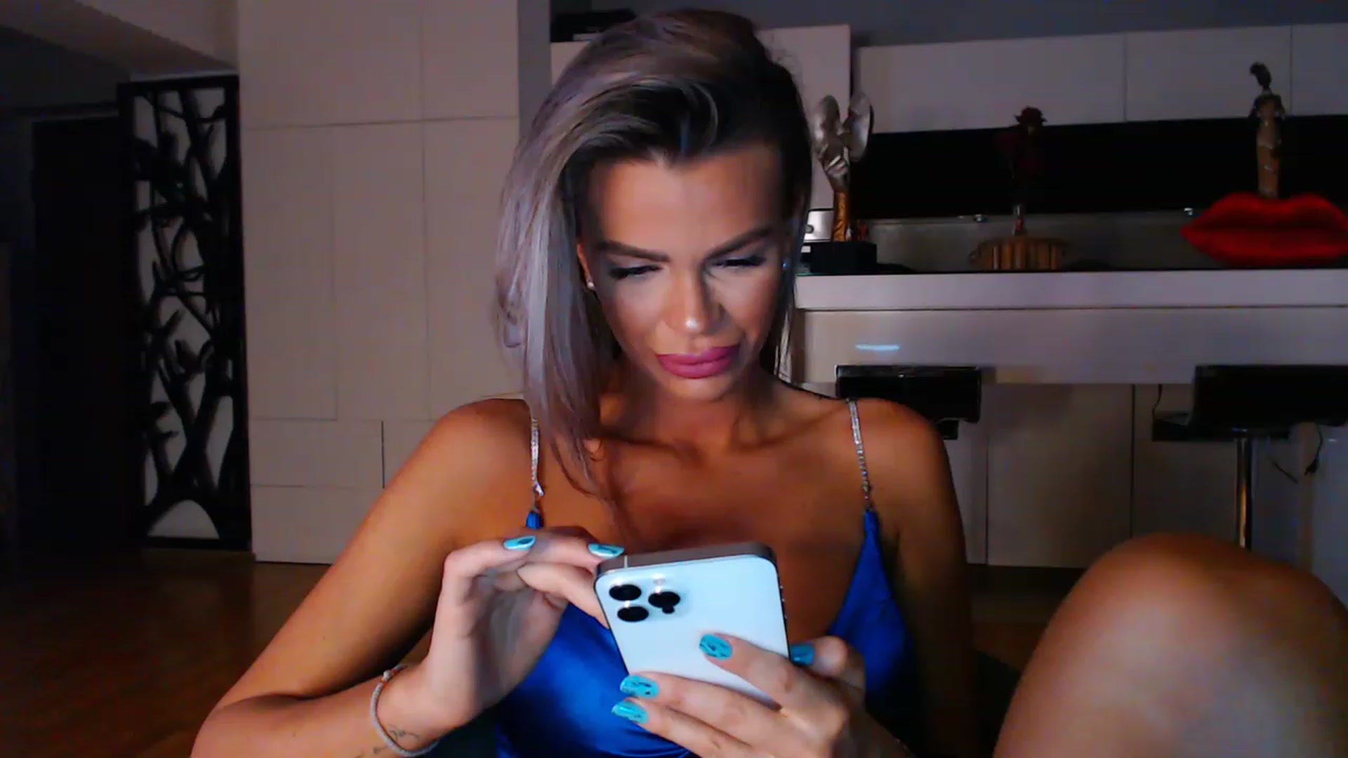 Gallery image thumbnail from D_y_y's myfreecams stream on, 04/12/2023, 04:24 image 5 of 20