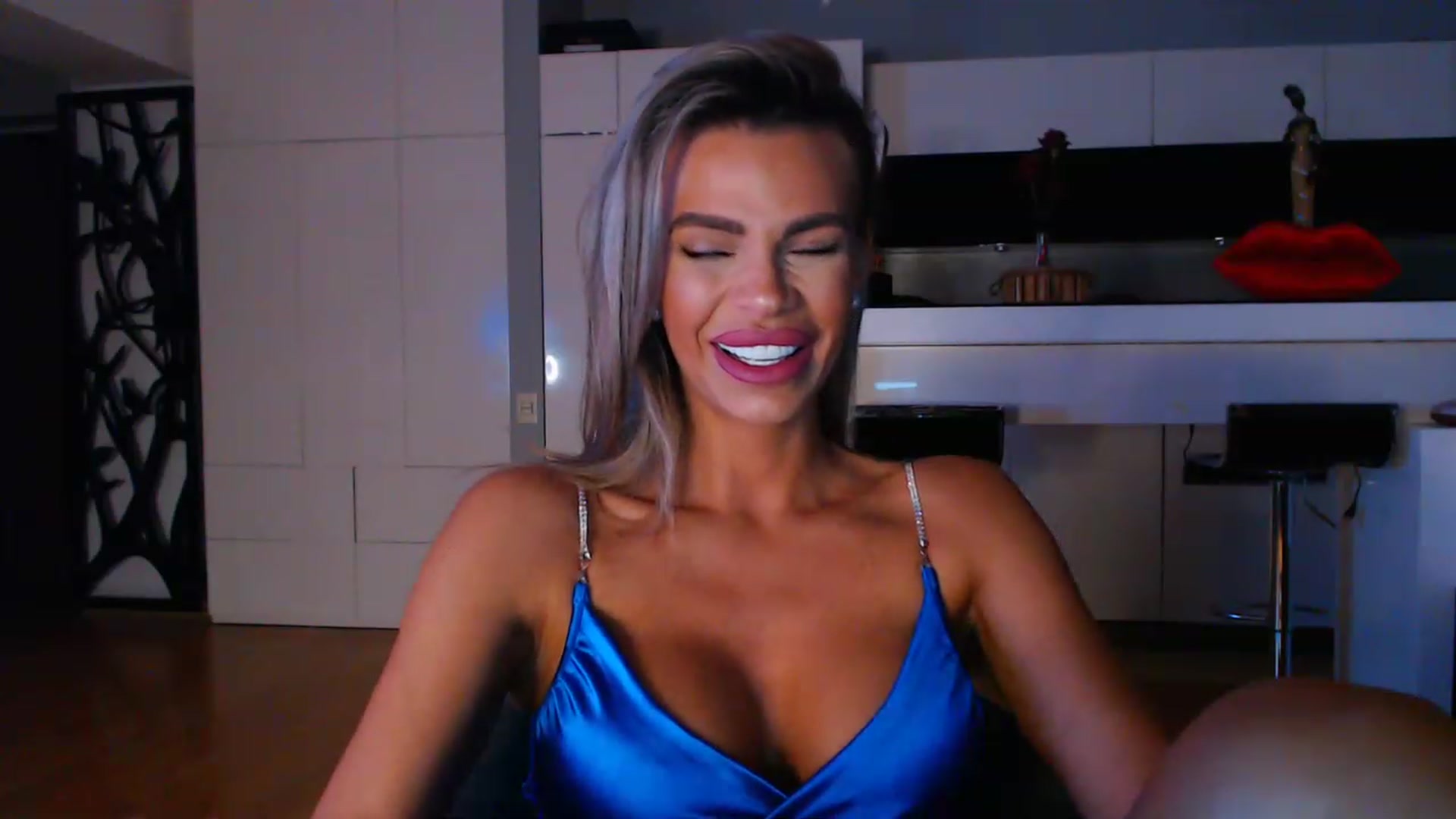 Gallery image thumbnail from D_y_y's myfreecams stream on, 04/12/2023, 04:24 image 8 of 20