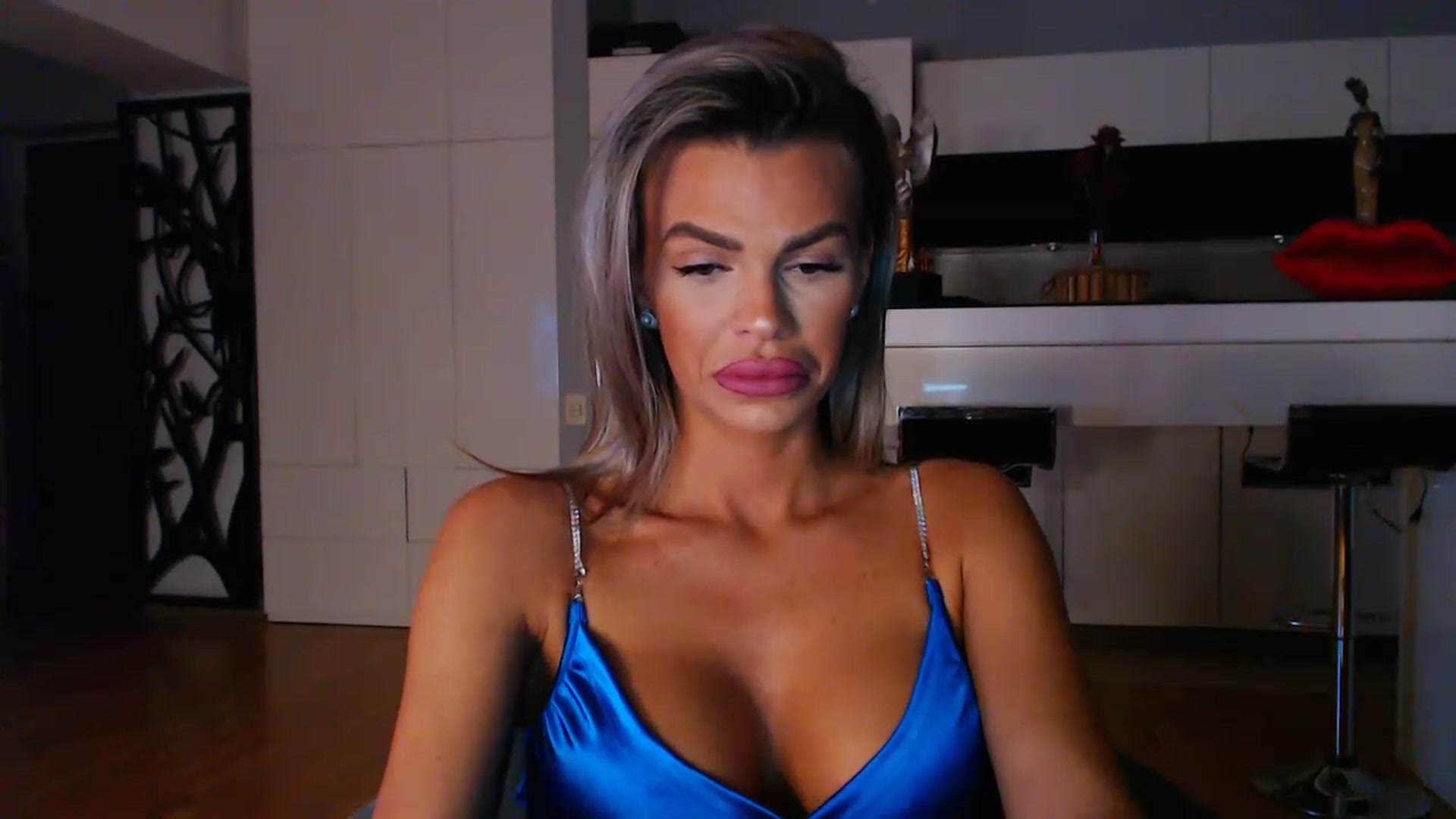 Gallery image thumbnail from D_y_y's myfreecams stream on, 04/12/2023, 04:24 image 7 of 20