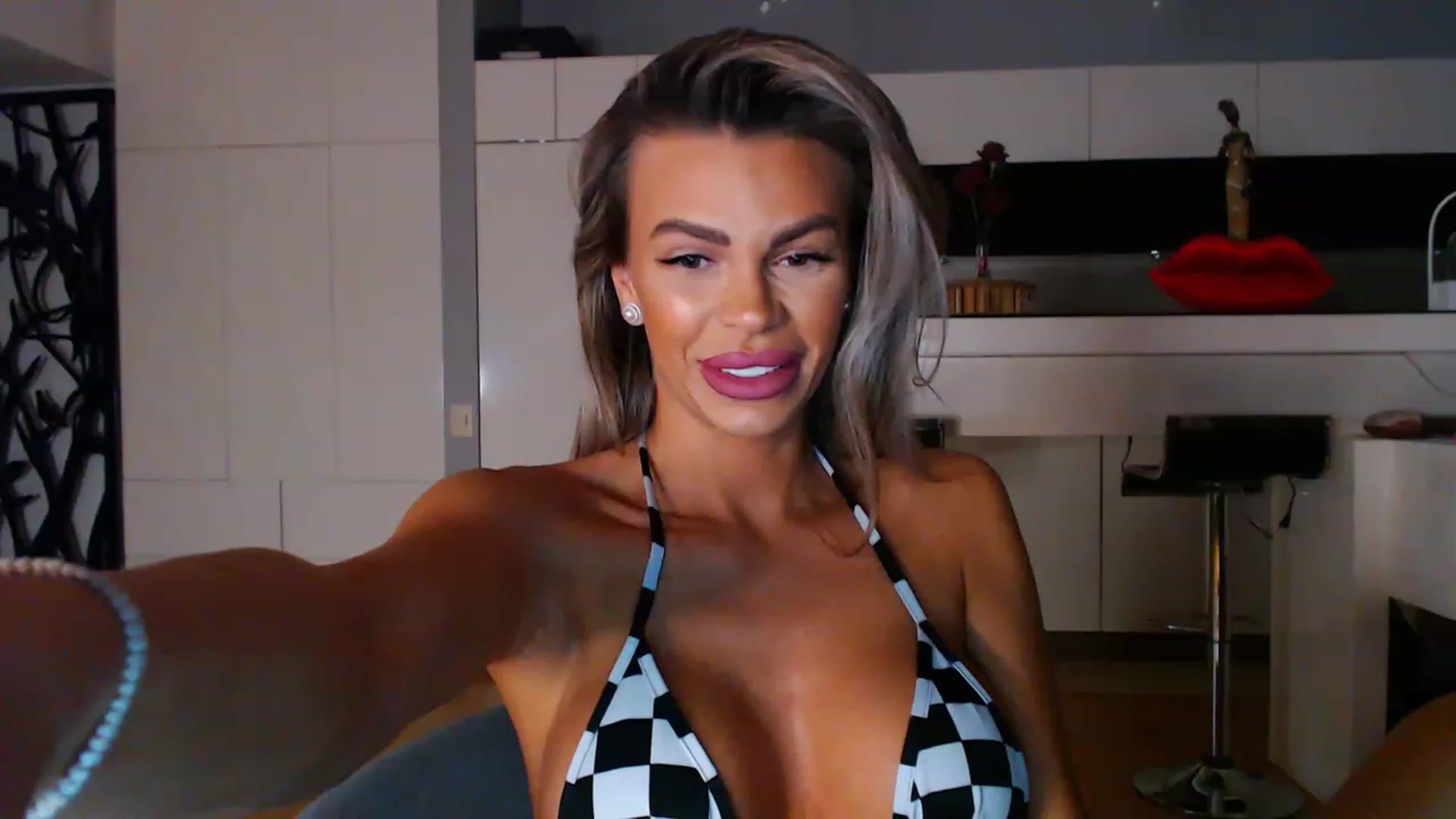 Gallery image thumbnail from D_y_y's myfreecams stream on, 04/13/2023, 04:26 image 3 of 20