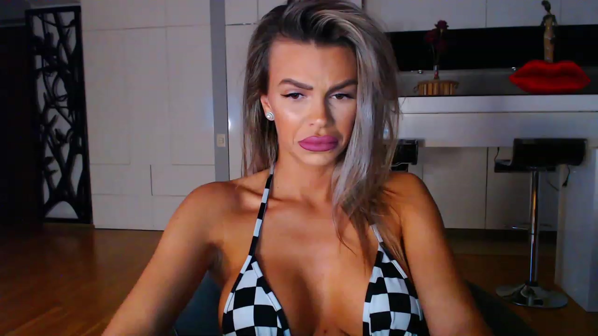 Gallery image thumbnail from D_y_y's myfreecams stream on, 04/13/2023, 04:26 image 6 of 20