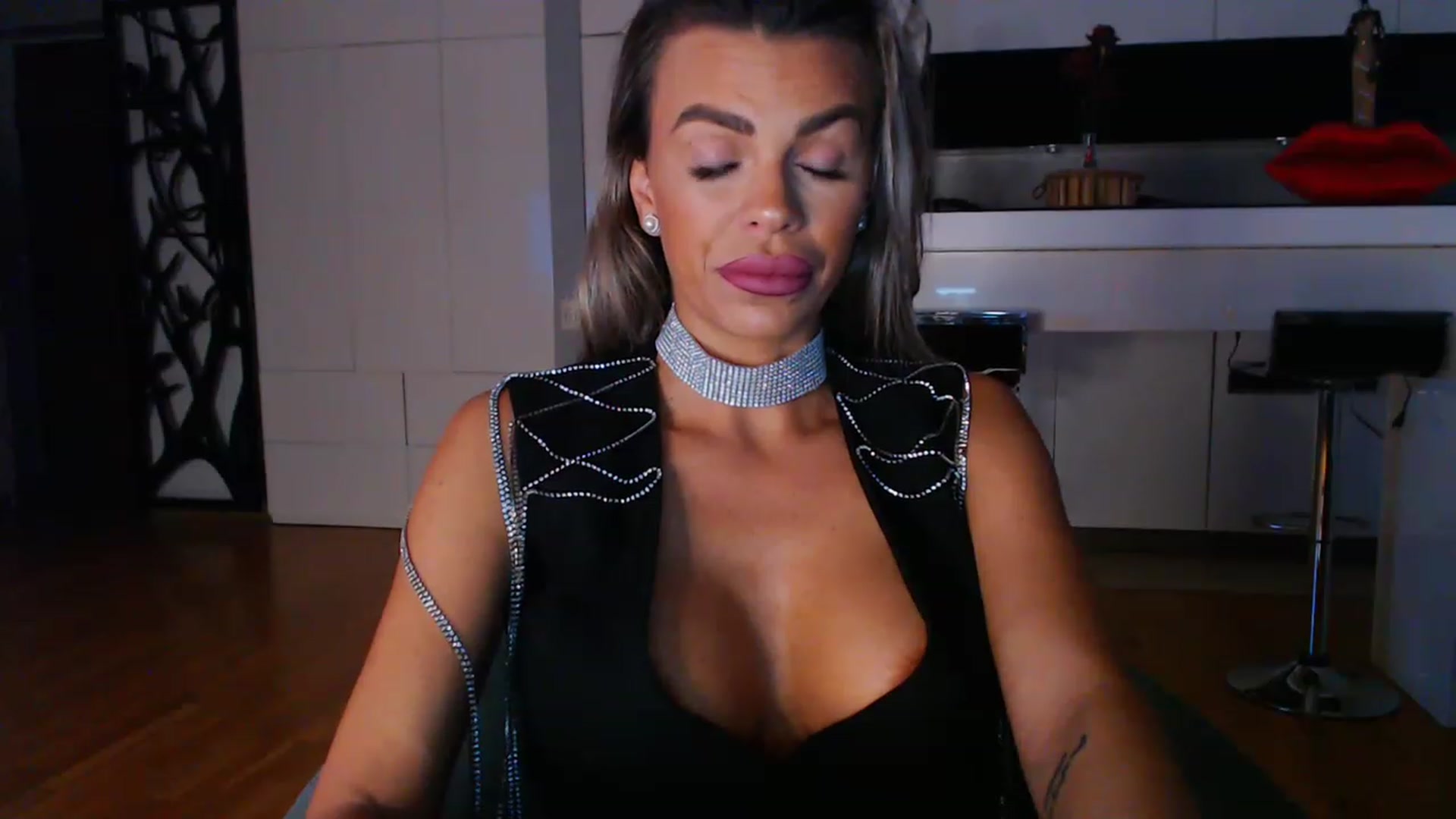 Gallery image thumbnail from D_y_y's myfreecams stream on, 04/15/2023, 04:32 image 12 of 20