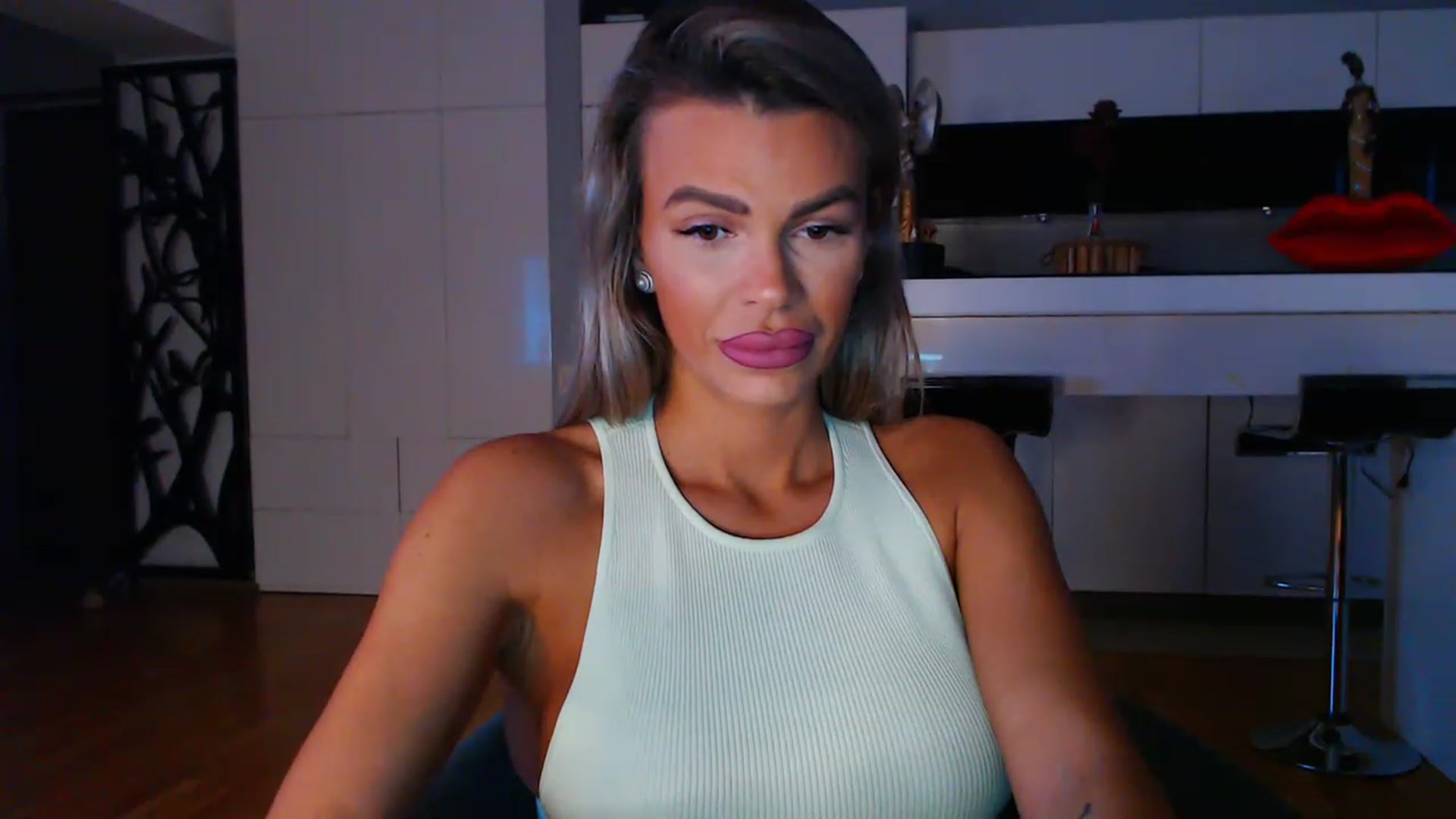 Gallery image thumbnail from D_y_y's myfreecams stream on, 04/19/2023, 04:59 image 6 of 20