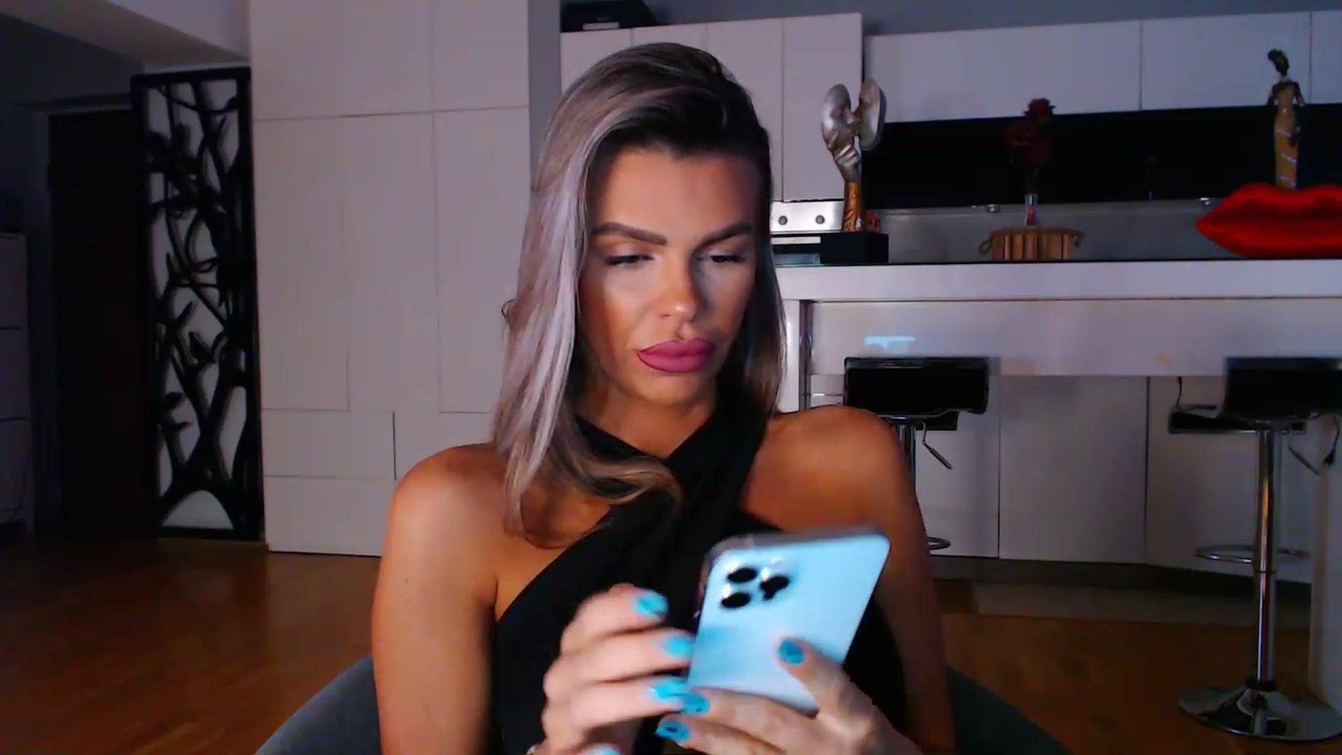 Gallery image thumbnail from D_y_y's myfreecams stream on, 04/22/2023, 03:57 image 12 of 20