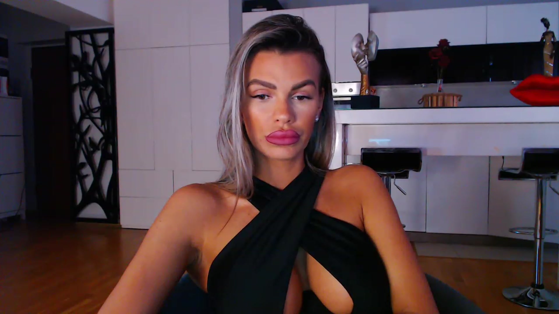 Gallery image thumbnail from D_y_y's myfreecams stream on, 04/22/2023, 03:57 image 18 of 20