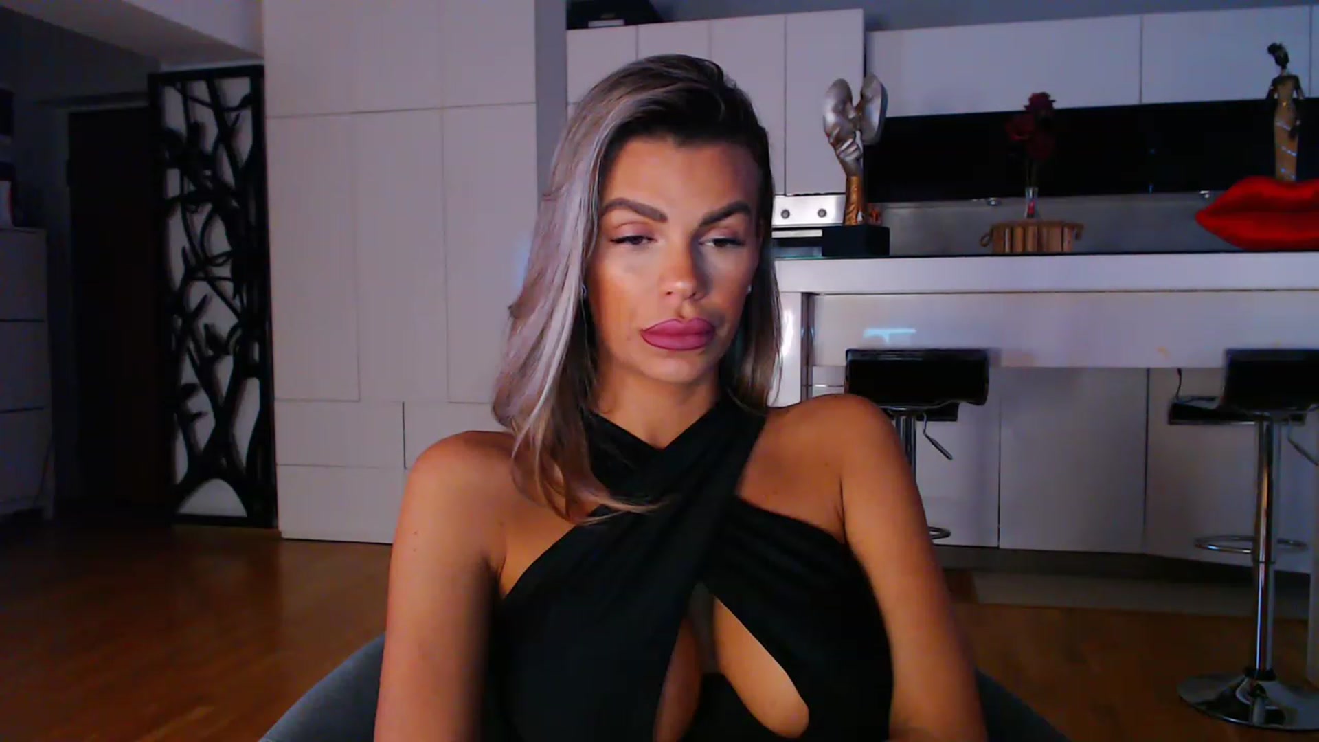 Gallery image thumbnail from D_y_y's myfreecams stream on, 04/22/2023, 03:57 image 13 of 20