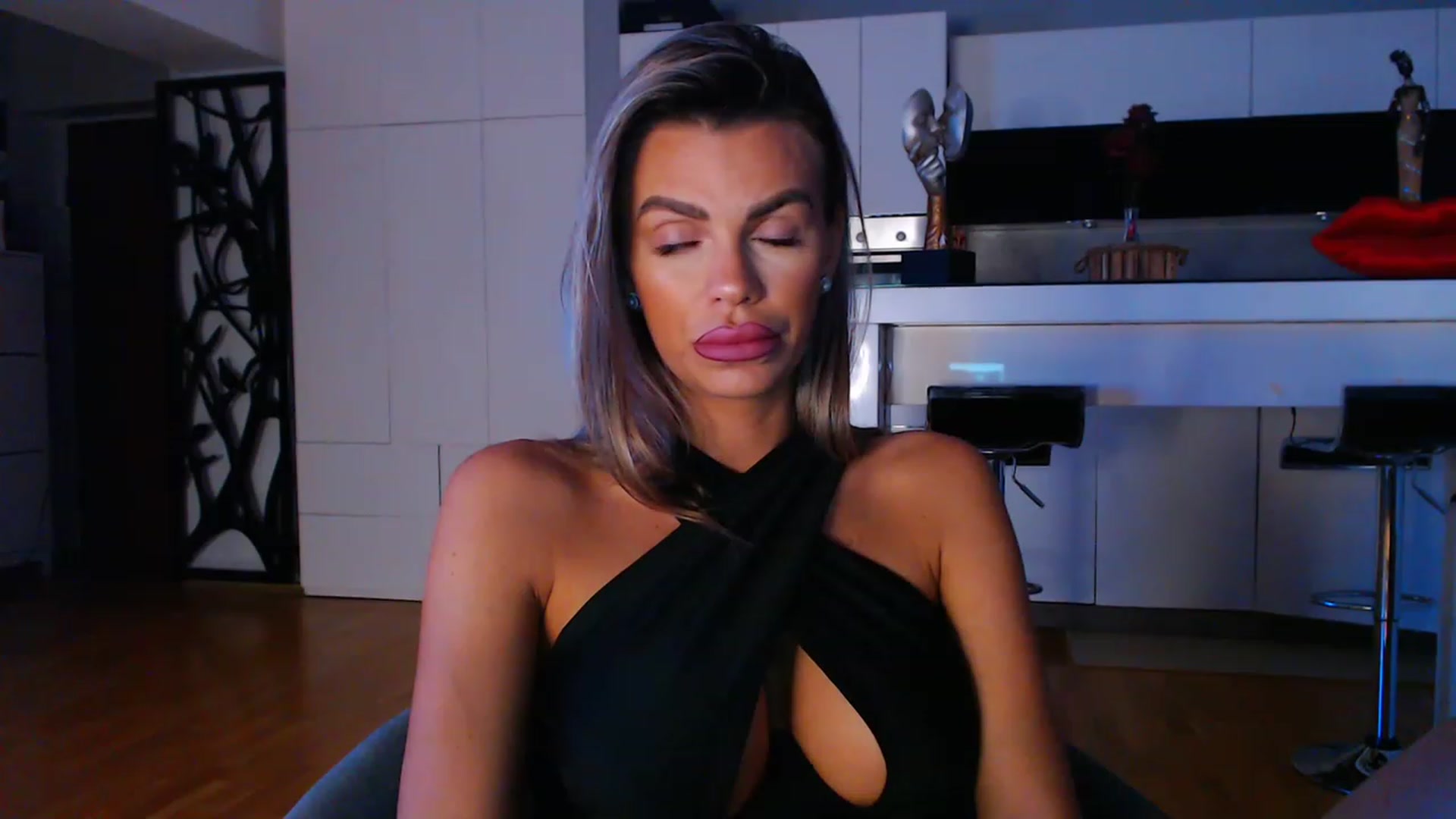 Gallery image thumbnail from D_y_y's myfreecams stream on, 04/22/2023, 03:57 image 9 of 20
