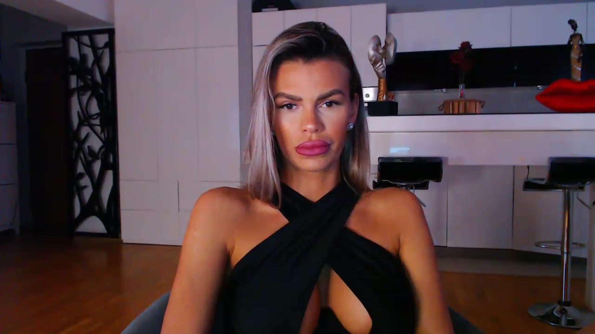 Gallery image thumbnail from D_y_y's myfreecams stream on, 04/22/2023, 03:57 image 16 of 20