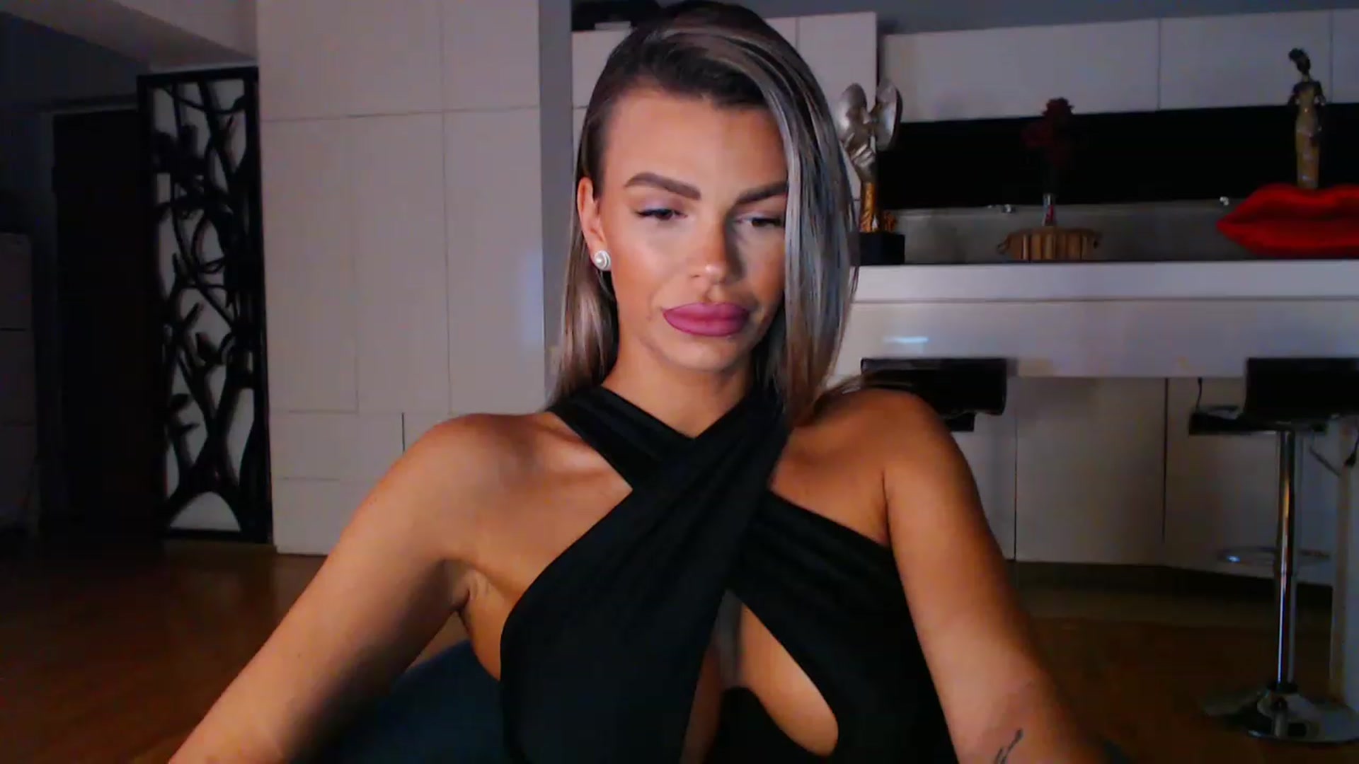 Gallery image thumbnail from D_y_y's myfreecams stream on, 04/22/2023, 03:57 image 2 of 20
