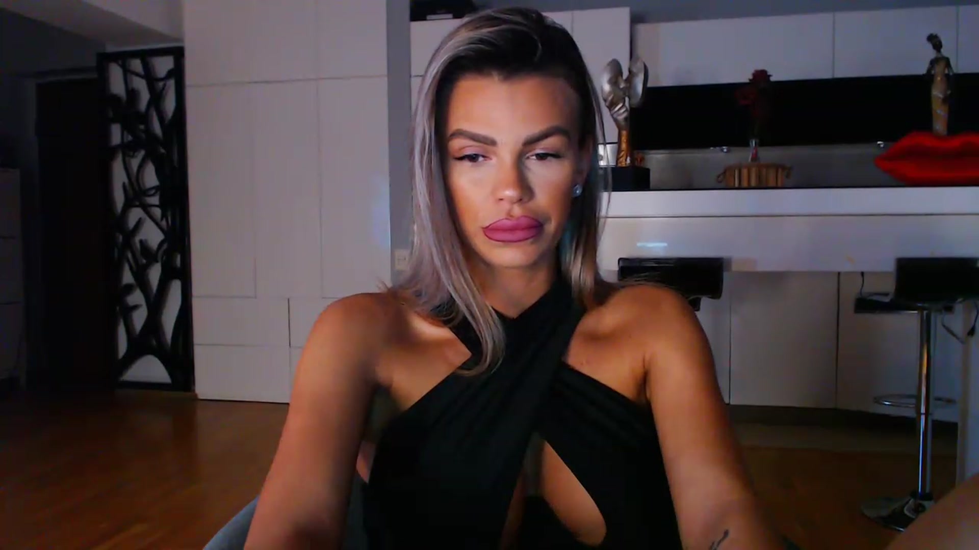 Gallery image thumbnail from D_y_y's myfreecams stream on, 04/22/2023, 03:57 image 7 of 20